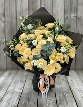 Букет цветов из:  Розы и Лизиантусы в Проводник