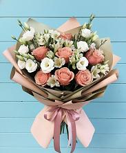 Букет цветов из:  Розы, Альстромерии и Лизиантусы в Проводник