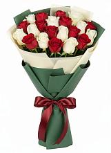 Букет Микс из красных и белых роз в Проводник