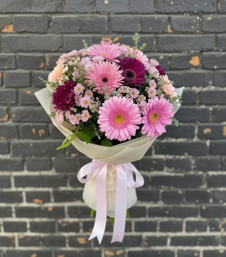 Букет цветов из: Герберы и Хризантемы в Проводник