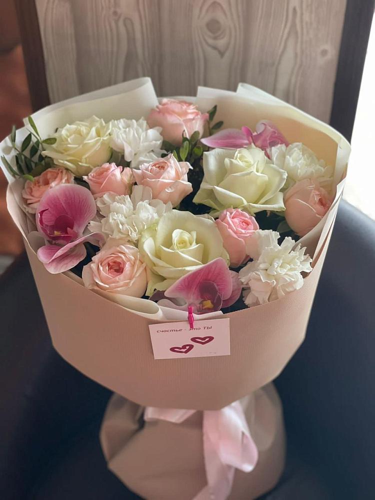 Букет цветов из: Орхидеи, Розы и Гвоздики в Проводник