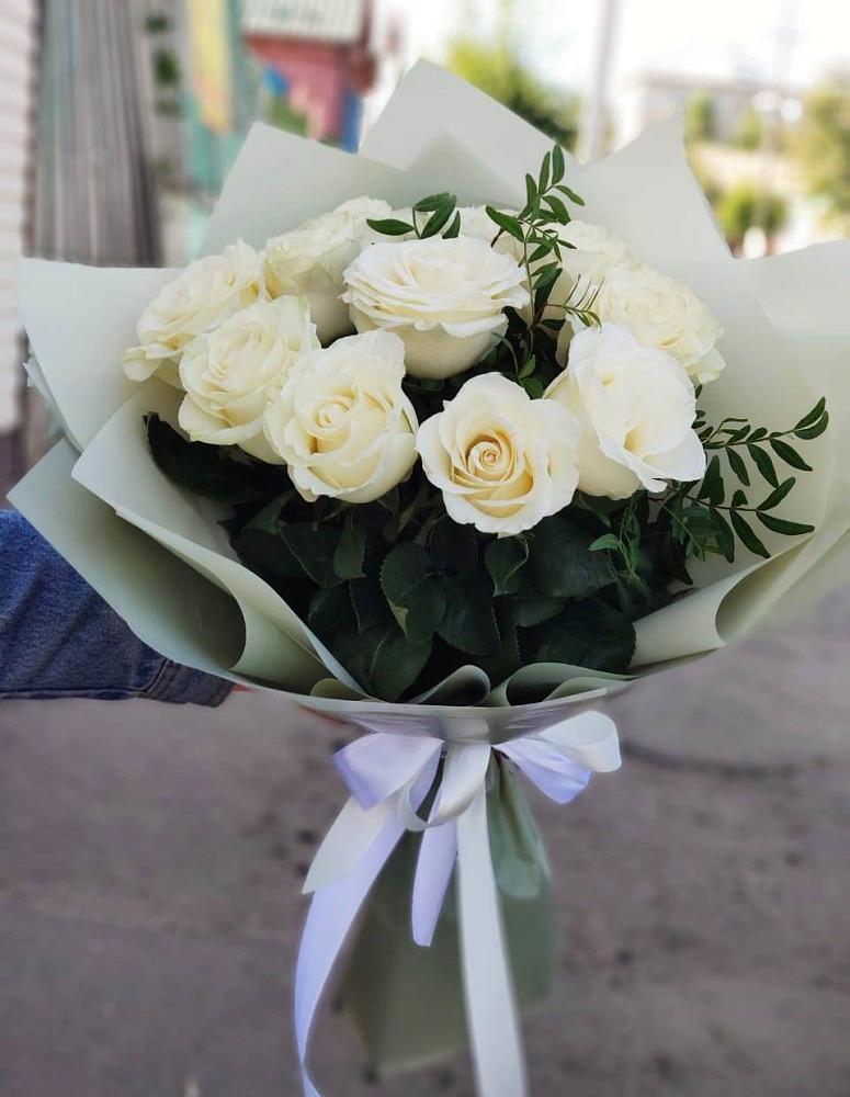 Букет Белые розы Проуд в Проводник