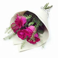 Букет цветов из:  Розы в Проводник