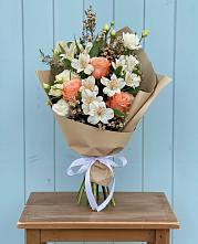 Букет цветов из:  Альстромерии, Лизиантусы, Розы и Хризантемы #REPLACE_PRED# Проводник