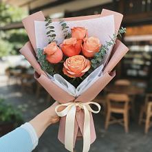 Букет цветов из:  Розы в Проводник