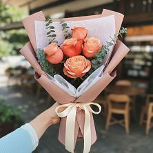 Букет цветов из:  Розы в Проводник