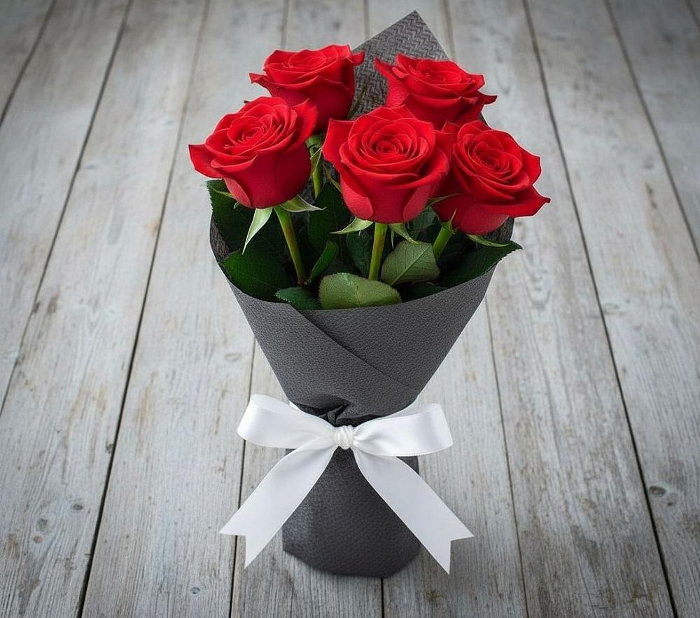 Букет 5 Красных роз Эдлесс Лав в Проводник