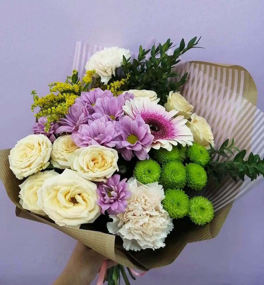 Букет цветов из: Хризантемы, Розы, Гвоздики и Герберы в Проводник