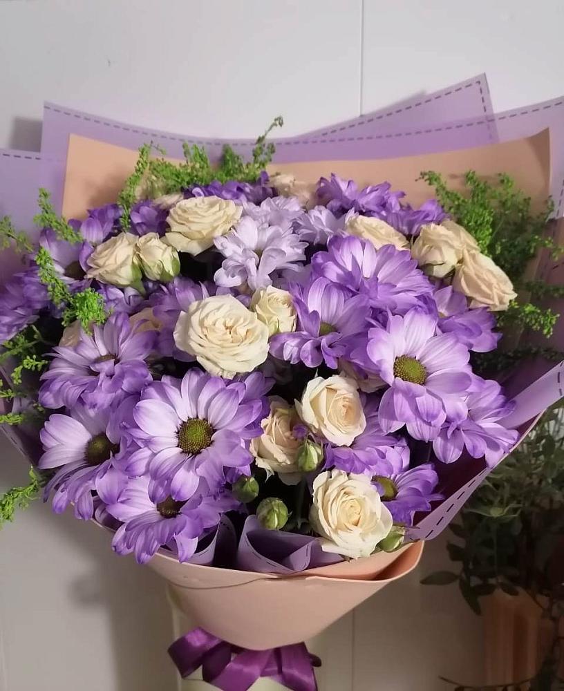 Букет цветов из: Хризантемы и Розы в Проводник