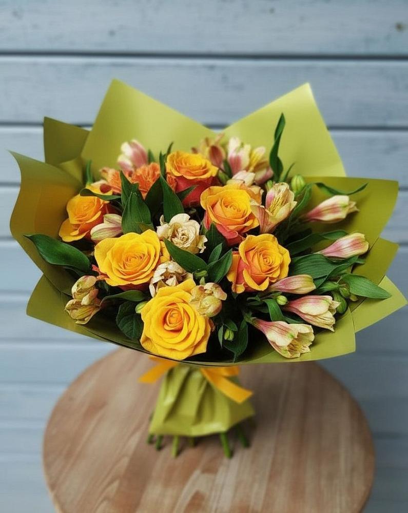 Букет цветов из: Альстромерии и Розы в Проводник