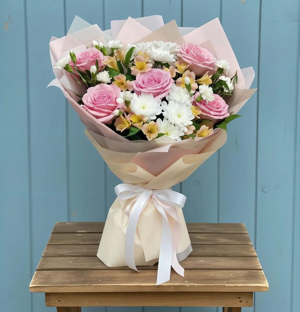 Букет цветов из: Гвоздики, Орхидеи и Розы в Проводник