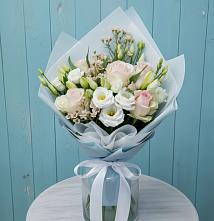 Букет цветов из:  Розы и Лизиантусы в Проводник