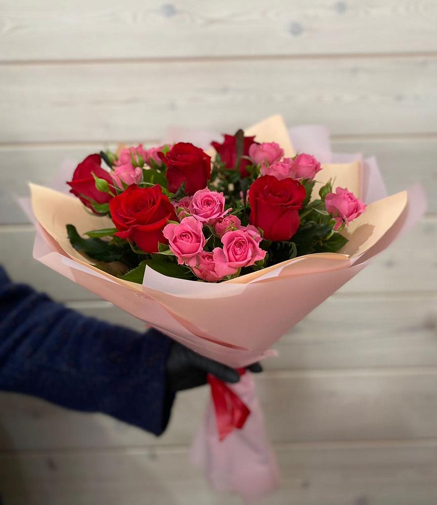 Букет цветов из: Розы в Проводник