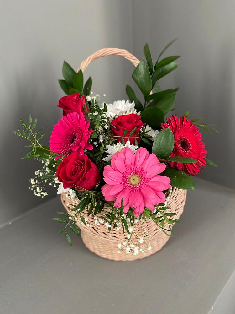 Цветочная композиция из Розы, Хризантемы и Герберы в корзине в Проводник