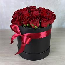 Цветочная композиция из Розы в шляпной коробке в Проводник