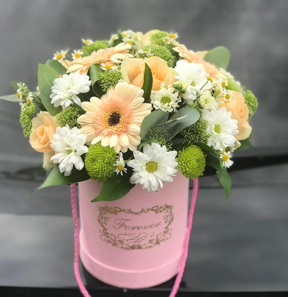 Цветочная композиция из Розы, Герберы и Хризантемы в шляпной коробке в Проводник