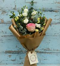 Букет цветов из:  Розы и Лизиантусы #REPLACE_PRED# Проводник